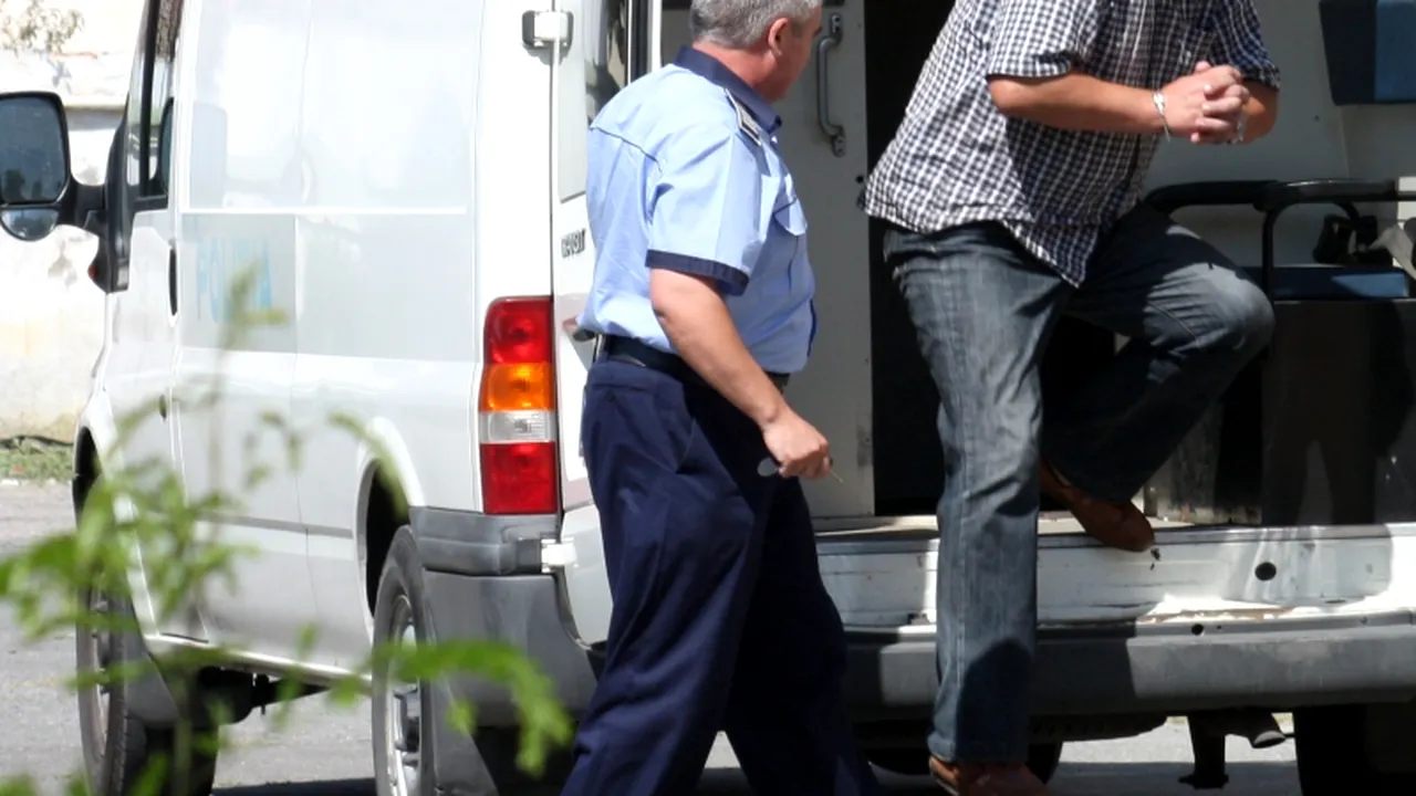 Un grefier al Curții de Apel Craiova, reținut după ce a luat mită 28.500 de euro