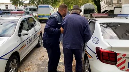 VIDEO - Două fetițe de 5 ani, violate de un bătrân de 72 de ani din Dolj. Le-a ademenit în casă, le-a bătut și apoi le-a dezbrăcat