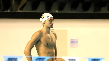 El e campionul care vrea să se ia la ÎNTRECERE cu un delfin