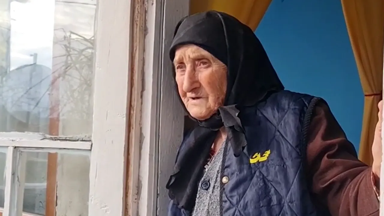 Povestea cutremurătoare a mamei care şi-a înmormântat al patrulea copil. Mitică a murit în accidentul din Iași, alături de prietenii din copilărie