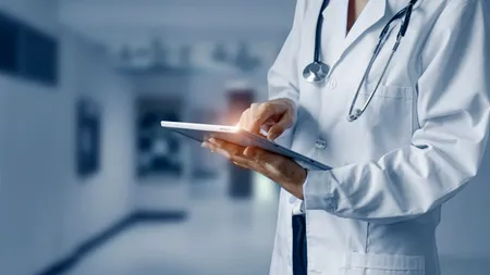 Când se administrează ibuprofenul sau paracetamolul. Ce spune un farmacist despre factorii care ar trebui luați în considerare