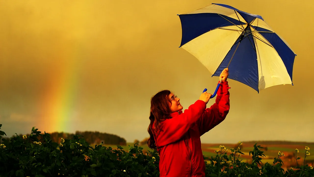 METEO. Vremea se schimbă în acest sfârșit de săptămână. Care sunt regiunile vizate de PLOI
