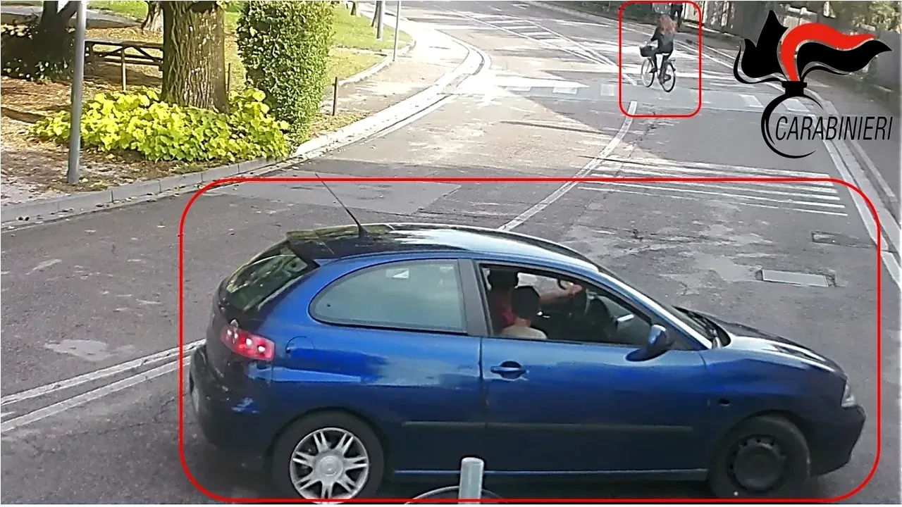 Badantă din Italia, BĂTUTĂ în plină stradă de un bărbat. Agresorul a coborât dintr-o mașină și a atacat-o pe femeie