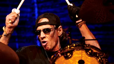 Scott Asheton, toboșarul trupei The Stooges, a murit la vârsta de 64 de ani