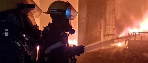 Incendiu puternic la o fabrică de polistiren din Dâmboviţa. A fost emis mesaj Ro-Alert