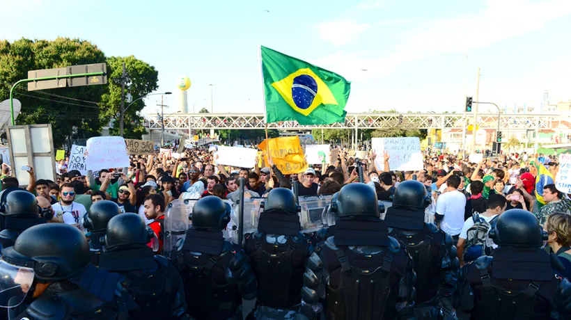 Confruntări între manifestanți și poliție la Rio de Janeiro. Vreau schimbări în politică. Aceste persoane nu mă reprezintă
