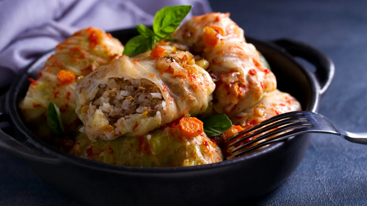 Câte SARMALE e bine să mâncăm de Crăciun? Recomandările specialiștilor