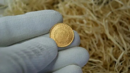 O MONEDĂ cu o istorie de 400 de ani, vândută la licitație pentru o sumă colosală. E o adevărată comoară. A fost descoperită din greșeală într-un dulap