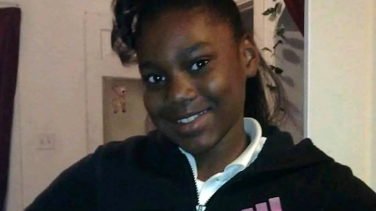 A scris un ESEU despre violența cauzată de ARME, apoi a fost UCISĂ de un glonț rătăcit