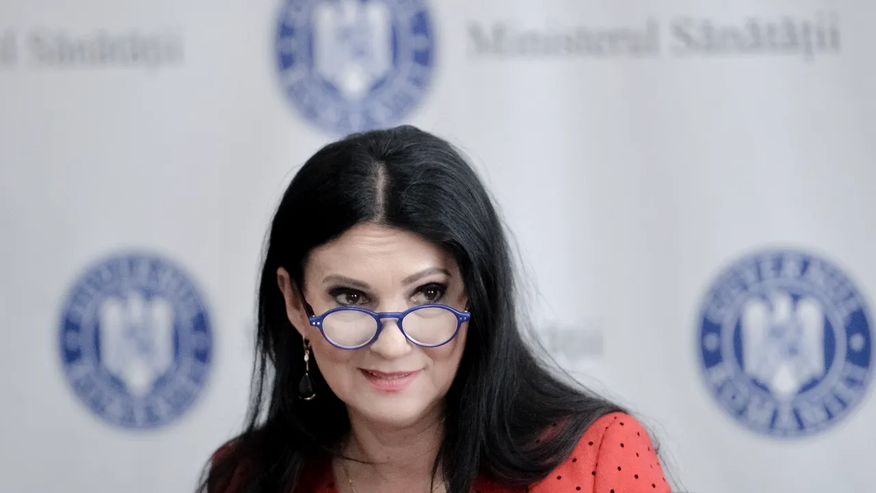 URGENȚĂ DE SĂNĂTATE. Sorina Pintea, din nou la spital/ Fostul ministru al Sănătății a ieșit cu cătușele la mâini din arestul Poliției Capitalei
