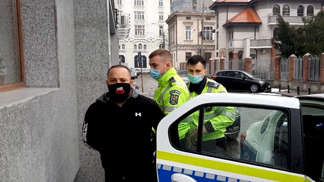 Urmărire spectaculoasă în București! Poliția a prins un bărbat înarmat și fără permis!