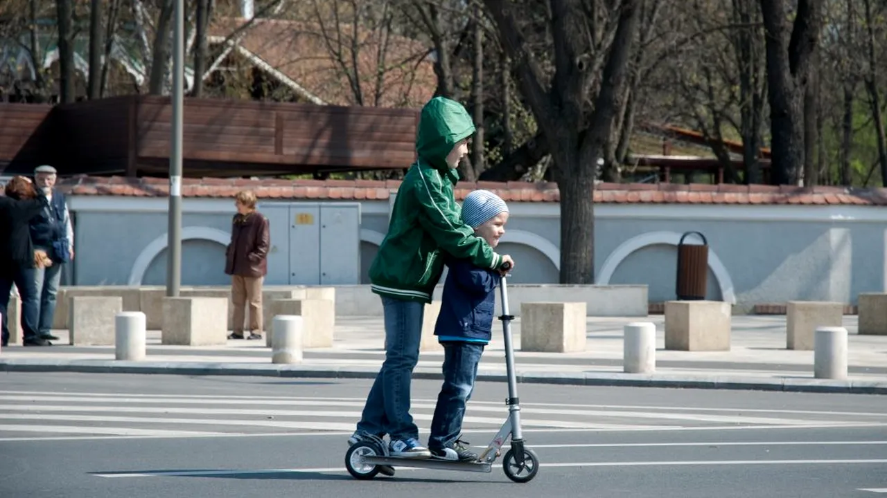 Circulația trotinetelor electrice, pusă în dezbatere publică de MAI. Care sunt obligațiile și sancțiunile propuse