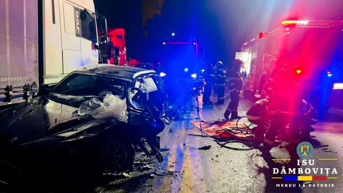 Accident mortal în Dâmbovița. Două victime încarcerate, una a decedat pe loc