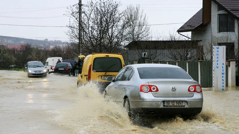 Suceava:Două posturi de transformare avariate și șase subsoluri de blocuri inundate în urma furtunii