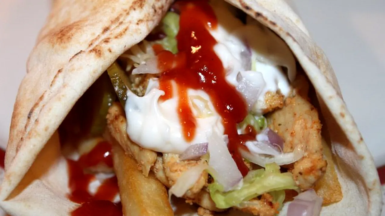 Un restaurant mediu din Capitală va plăti impozit forfetar de 4.000 euro, o shaormerie 3.000 euro