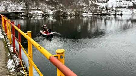 Maşină căzută într-un lac din Cluj. Doi bărbați au fost găsiți morți