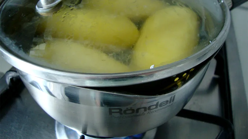 Câte minute trebuie să fierbi cartofii, morcovii și orezul, de fapt. Greșeala pe care o fac mulți români