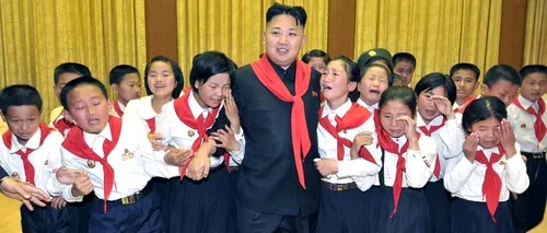 FOTOGRAFIA ZILEI: Kim Jong Un, primit cu țipete și plânsete de membrii Uniunii Copiilor din Coreea de Nord