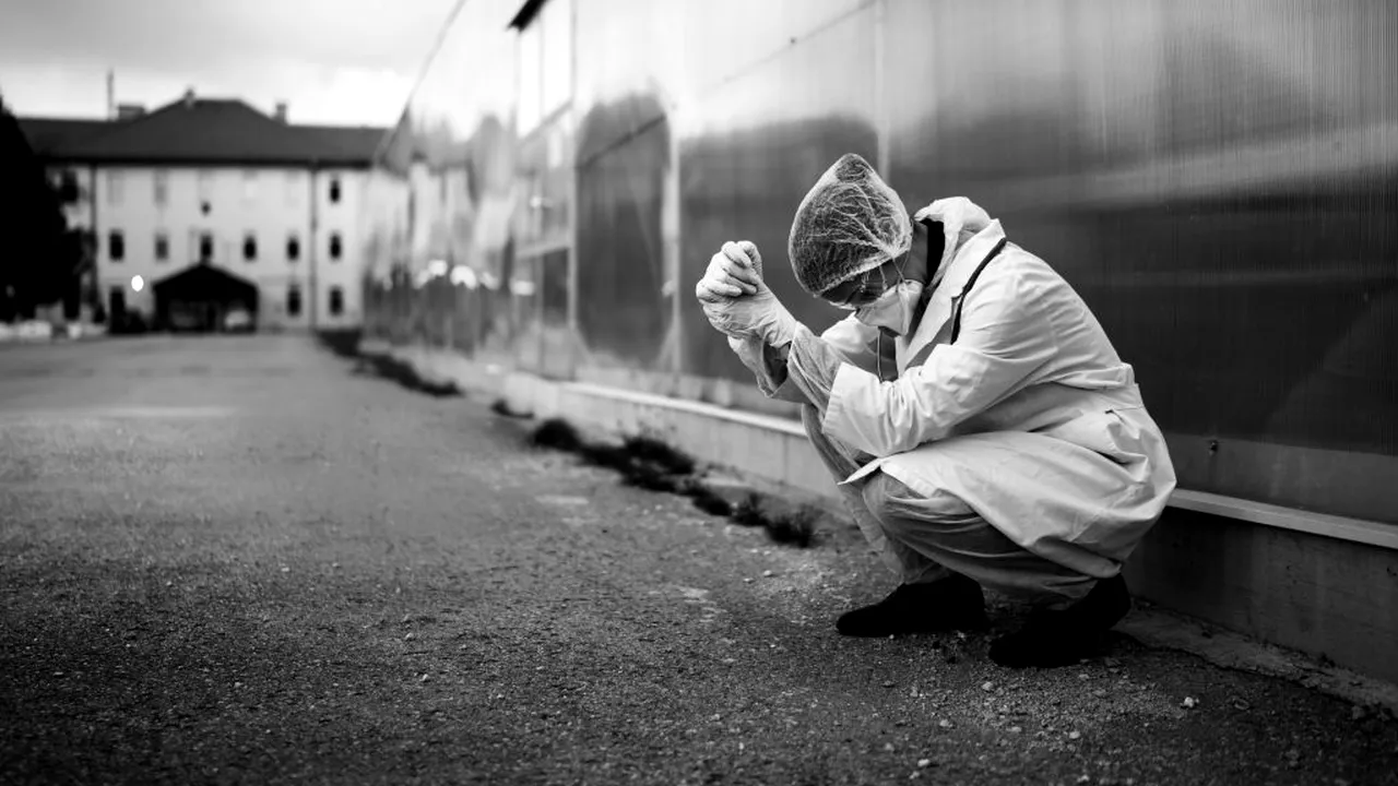 Bilanț coronavirus. România înregistrează un nou record de decese / 7.661 de noi cazuri de Covid-19 în ultimele 24 de ore