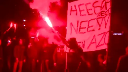 Manifestații împotriva refugiaților în Olanda, marcate de violențe
