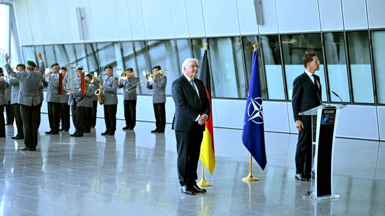 Germania va intensifica rolul în cadrul NATO, pe fondul TENSIUNILOR geopolitice /Steinmeier: „Trebuie să facem mai mult!”