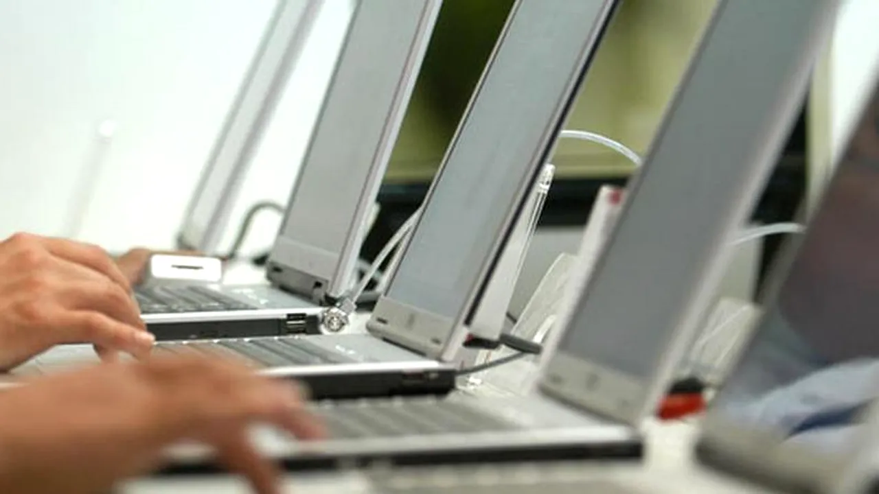 BLACK FRIDAY 2013. Azerty.ro lansează Black Friday pentru companii, cu reduceri de până la 50%