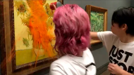 VIDEO Una dintre cele mai faimoase lucrări semnate de van Gogh a fost vandalizată. Doi activiști de mediu au aruncat cu supă de roșii pe tabloul 