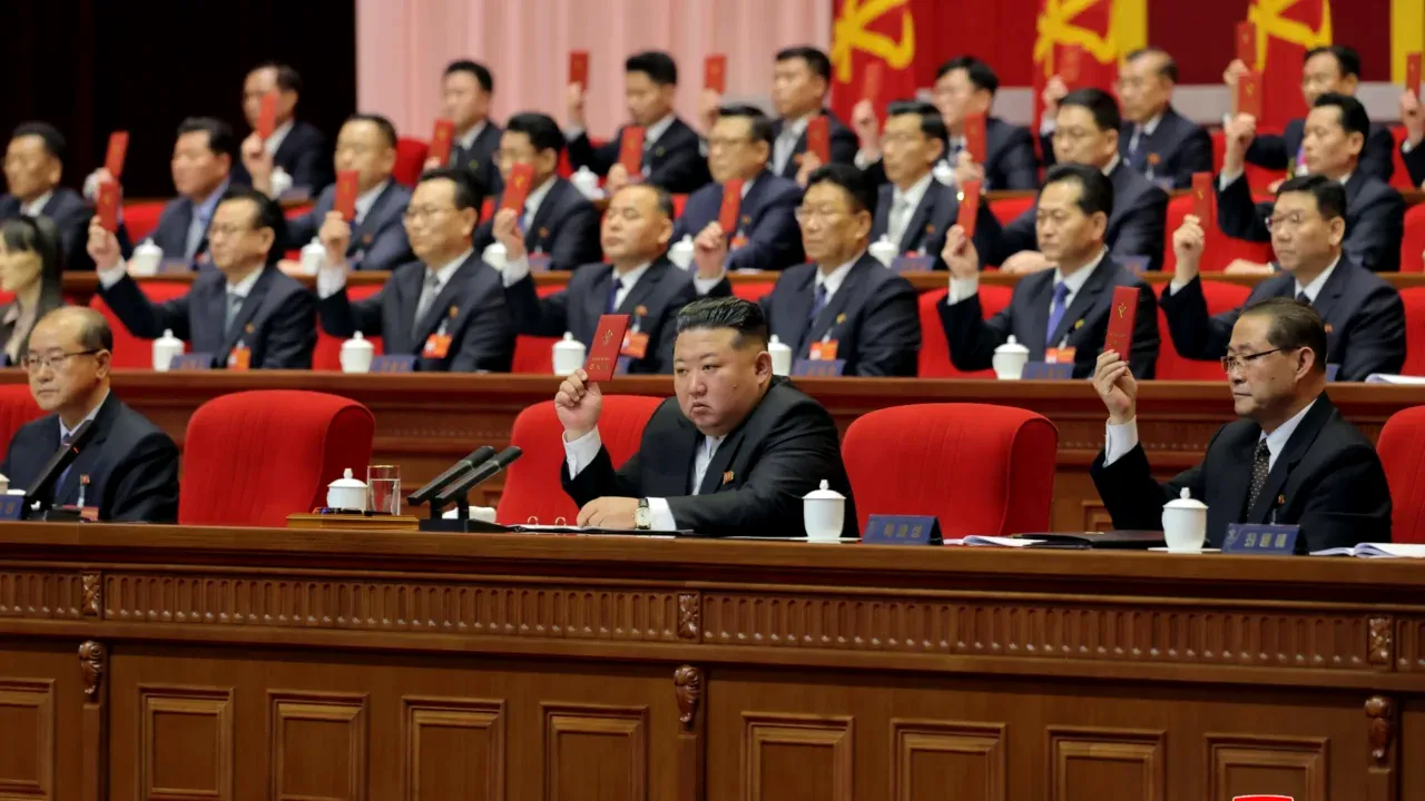 Parlamentul nord-coreean, ales în weekend, este chemat să-l reconfirme pe Kim Jong-un drept lider suprem și să modifice Constituția țării