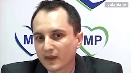 Policitianul care își căuta iubită, exclus din MP