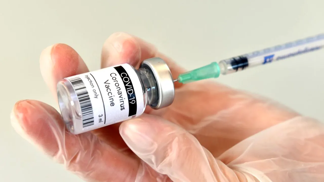 Societatea Română de Obstetrică și Ginecologie solicită autorităților să nu restricționeze accesul femeilor gravide la vaccinarea anti-covid
