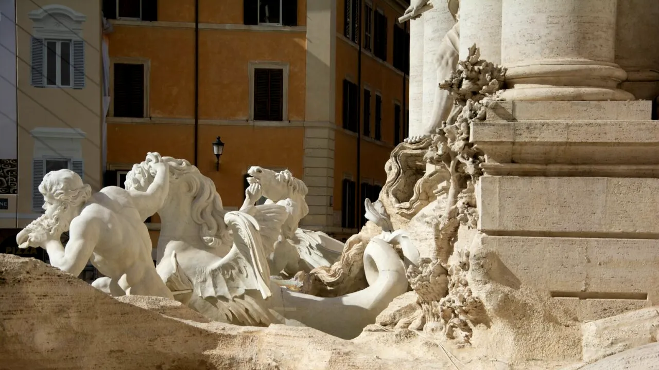 Turiștii aruncă milioane de euro în Fontana di Trevi. Ce se întâmplă cu aceste monede, de fapt