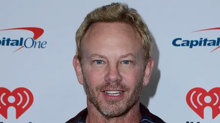 VIDEO | Actorul Ian Ziering, cunoscut pentru rolul din serialul „Beverly Hills”, s-a luat la bătaie cu mai mulți motocicliști în plină stradă