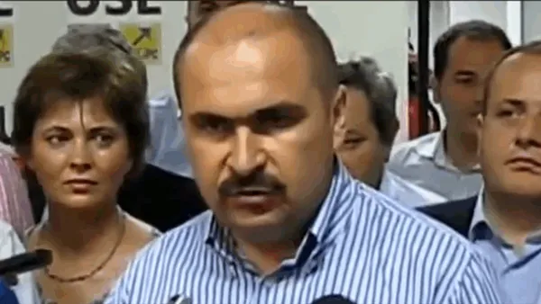 (VIDEO) Imagini de arhivă cu Ilie Bolojan când „aprindea lumina” alianței cu PSD. Cum le mulțumea votanților USL