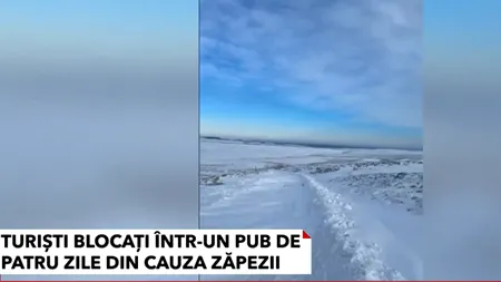 A patra zi în care mai mulți turiști și angajați au fost blocați într-un pub din Marea Britanie, din cauza zăpezii: „Suntem încă blocați”