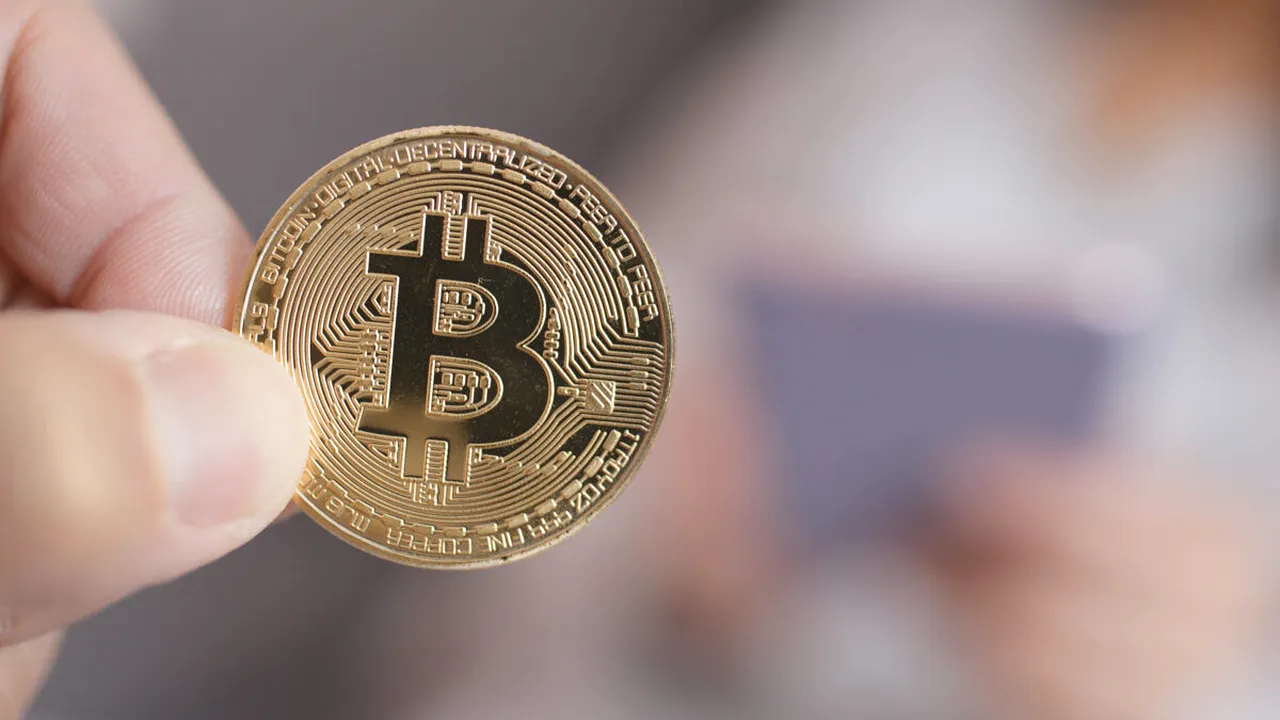 BITCOIN a atins vineri un nou maxim istoric. A depășit 118.000 de dolari, în contextul intrărilor record în ETF-uri