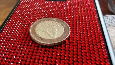Această monedă de 2 euro te poate îmbogăți! Are o eroare de batere și colecționarii o vând cu 100.000 de euro