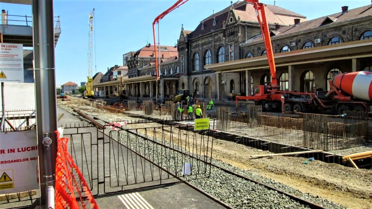 CFR Infrastructură și Alstom se chinuie, de 7 ani, să configureze sistemele de centralizare și telecomunicații pentru schimbarea macazurilor și semnalelor pe tronsonul Curtici-Arad: ”Alții trimit rachete în spațiu”