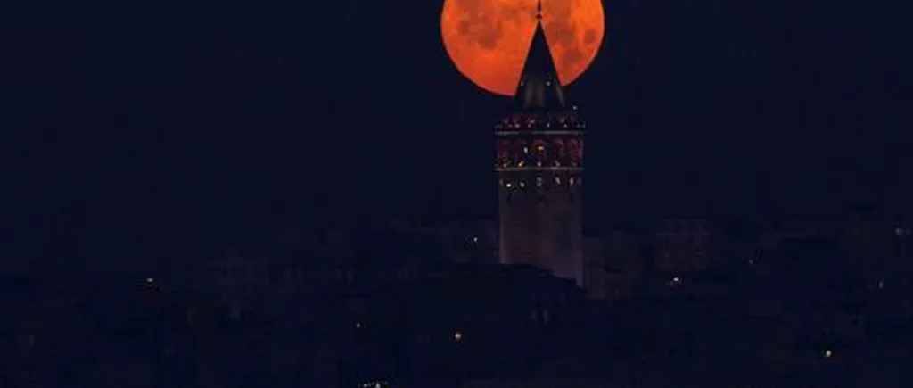 SUPERLUNA albastră sângerie. Imaginile uimitoare cu triplul fenomen astronomic care nu s-a mai văzut pe cer de 150 de ani. FOTO și VIDEO
