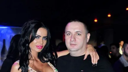 Celebrul Leo de la Strehaia, reținut pentru înșelăciune. Pe cine a vrut să păcălească cu o falsă statuie din aur. Poliția îl caută și pe fiul manelistului