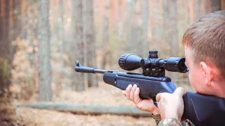 Bărbatul cu arma căruia un copil și-a împușcat mortal fratele de cinci ani a fost reținut