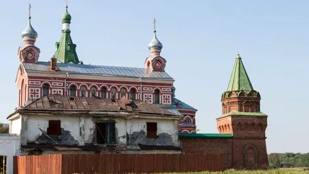 O mănăstire veche de 400 de ani, vândută la prețul unei felii de PIZZA în Aeroportul Otopeni. Ce afacere de succes vrea să deschidă noul proprietar