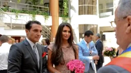 NUNTĂ EBA. Elena Băsescu a postat o poză cu iubitul surorii ei, Ioana Băsescu. FOTO 