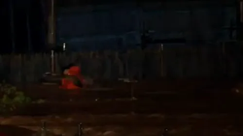 Codul galben face ravagii în Argeș. Inundații la Pitești, unde în unele zone apa ajunge la doi metri