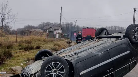 Un șofer băut a provocat un accident rutier, răsturnându-se cu mașina într-o localitate din Argeș