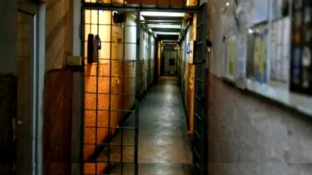 ANCHETĂ la Penitenciarul Giurgiu. Un deținut de 47 de ani a fost găsit spânzurat în celulă, a doua zi de Crăciun. „Posibilă crimă mascată în suicid”