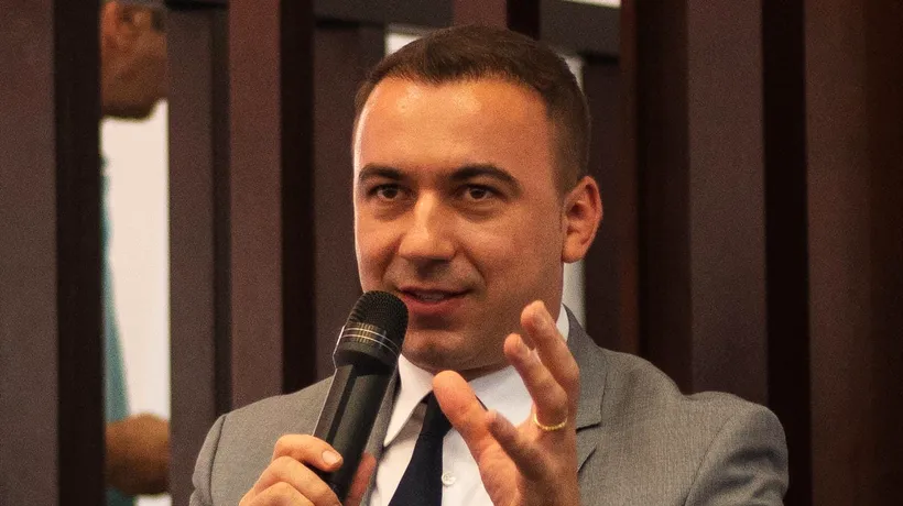 Ministrul Bogdan Ivan anunță că va lua o decizie privind situația de la Poșta Română în septembrie
