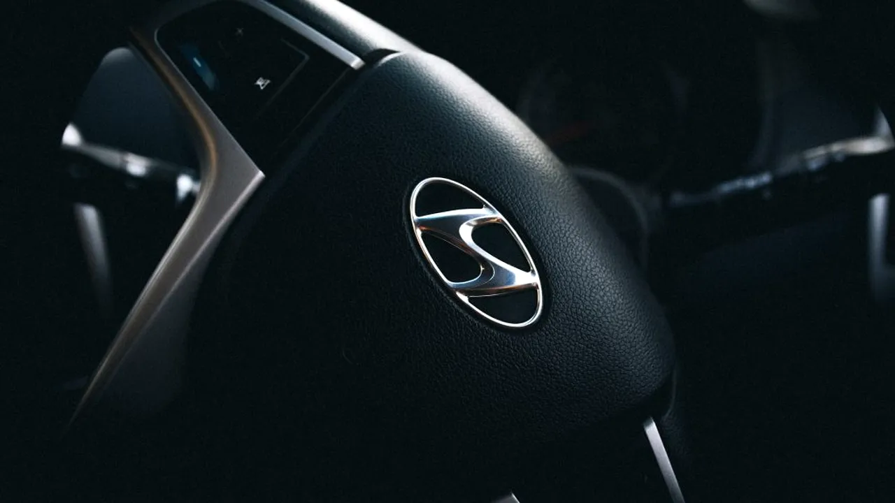 Hyundai recheamă în service 82.000 de maşini electrice. Care este motivul