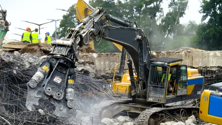 Primăria Cluj-Napoca demolează casele construite ilegal. Cine „pune mâna” pe contract?