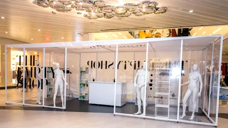 În București s-a deschis primul magazin complet gol. „The Empty Shop
