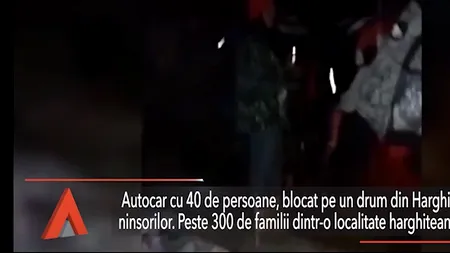 Efectele ninsorii abundente în județul Harghita: Un autocar cu 40 de pasageri a rămas ÎNZĂPEZIT două ore. Peste 320 de familii, fără curent electric